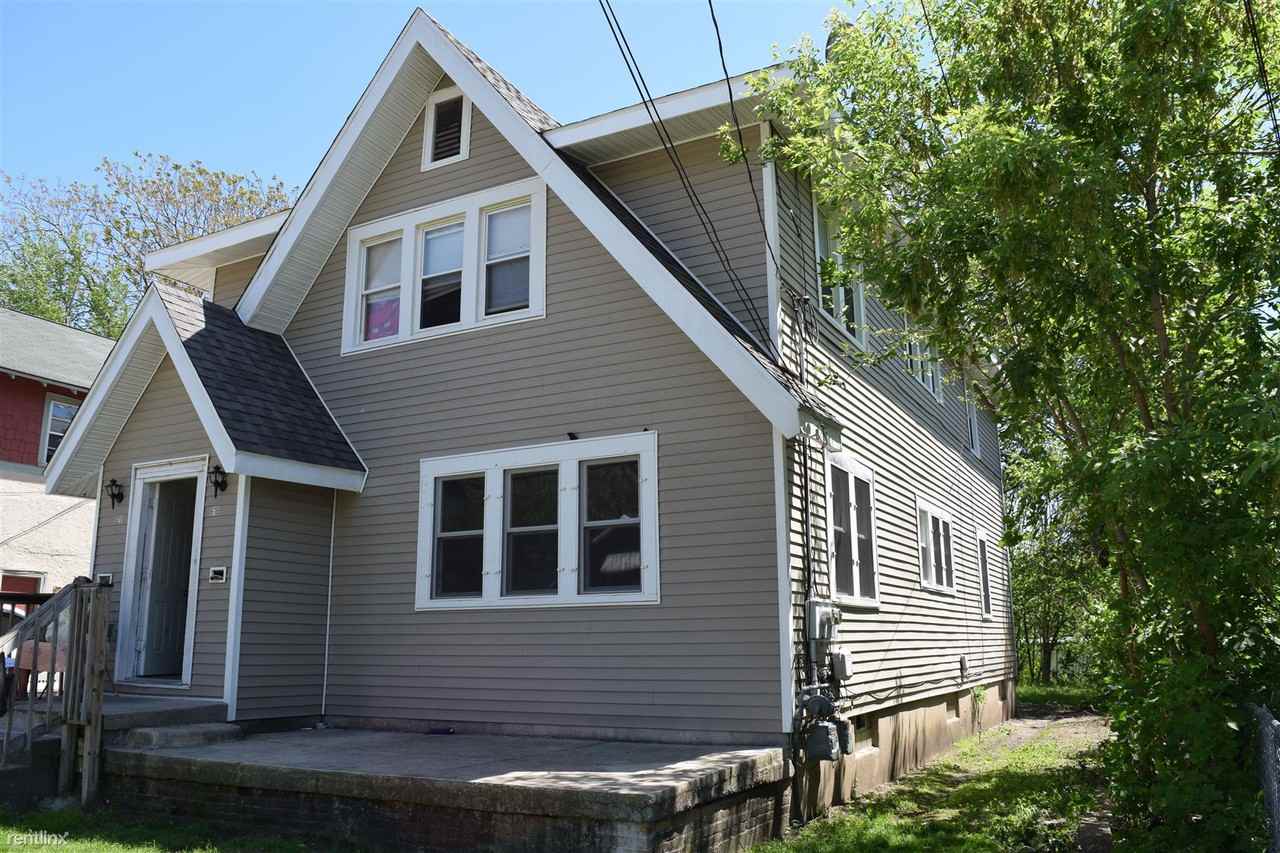 618 Oakdale St SE Apartments 618 Oakdale St Se, Grand Rapids, MI