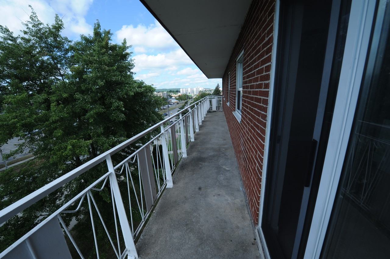 9 Riverdale Drive Apartments in Riverdale West, Hamilton, ON L8E 1J9