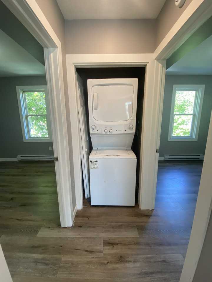 2 229 Atlantic Ave Apartments 229 Atlantic Ave, Winnipeg, MB R2W