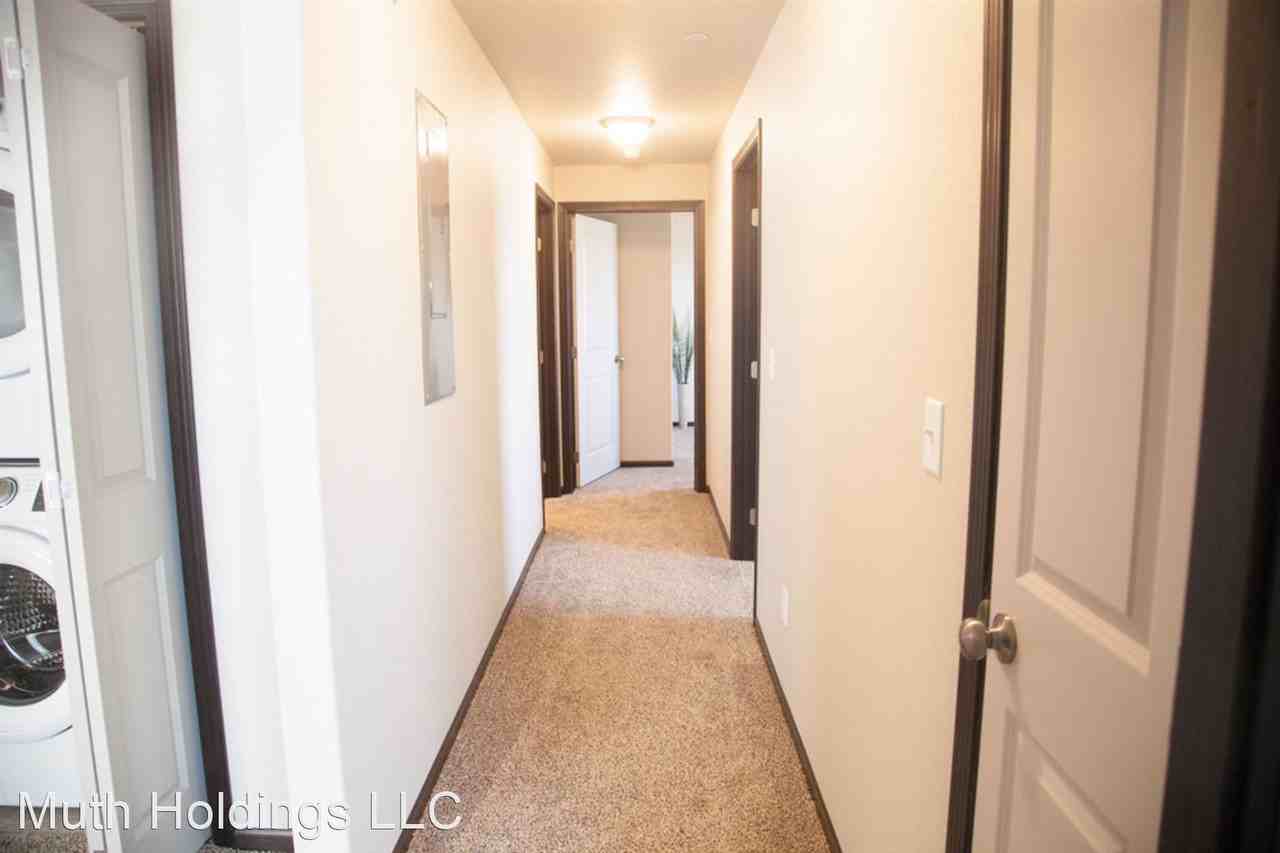 Madison Park Apartments 4911, 4931, 4923, 4943 Haines Ave 4931