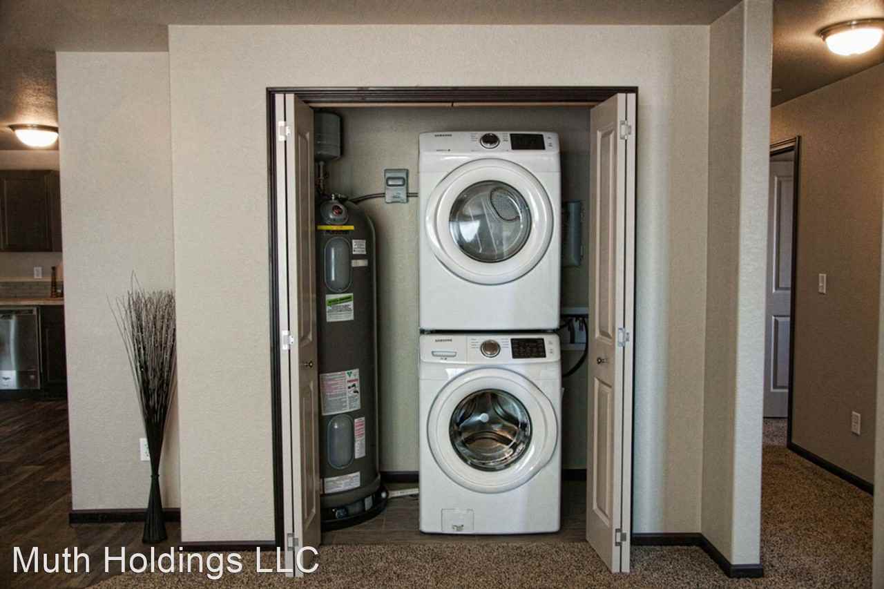 Madison Park Apartments 4911, 4931, 4923, 4943 Haines Ave 4931