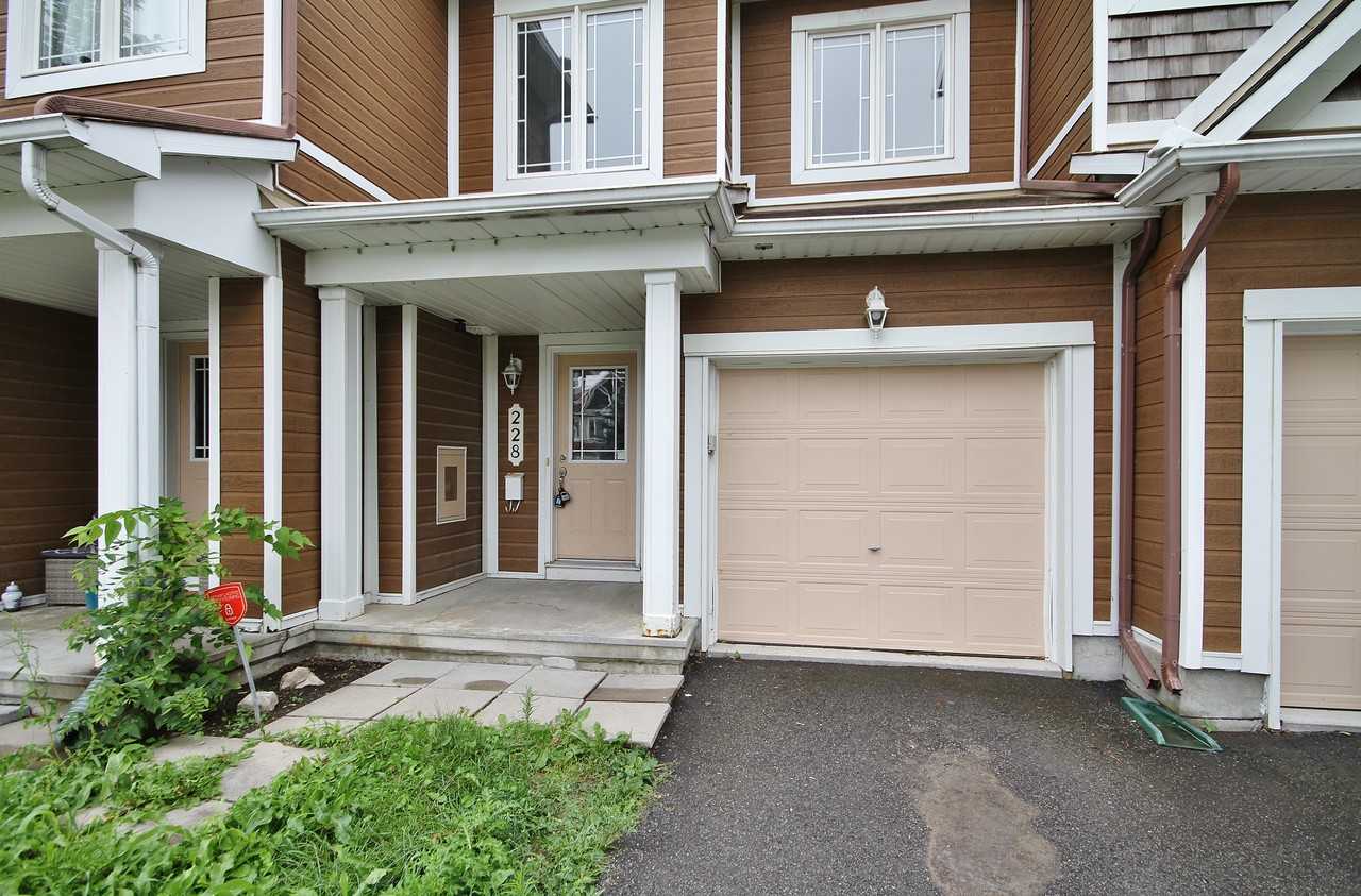 228 Meadowbreeze Drive Apartments 228 Meadowbreeze Dr, Ottawa, ON K2M