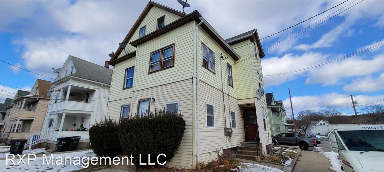 31 Center St Apartments in Torrington, CT 06790 Zumper