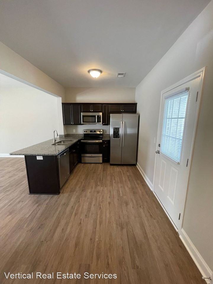 209 East Broad St Apartments 209 E Broad St, Darlington, SC 29532