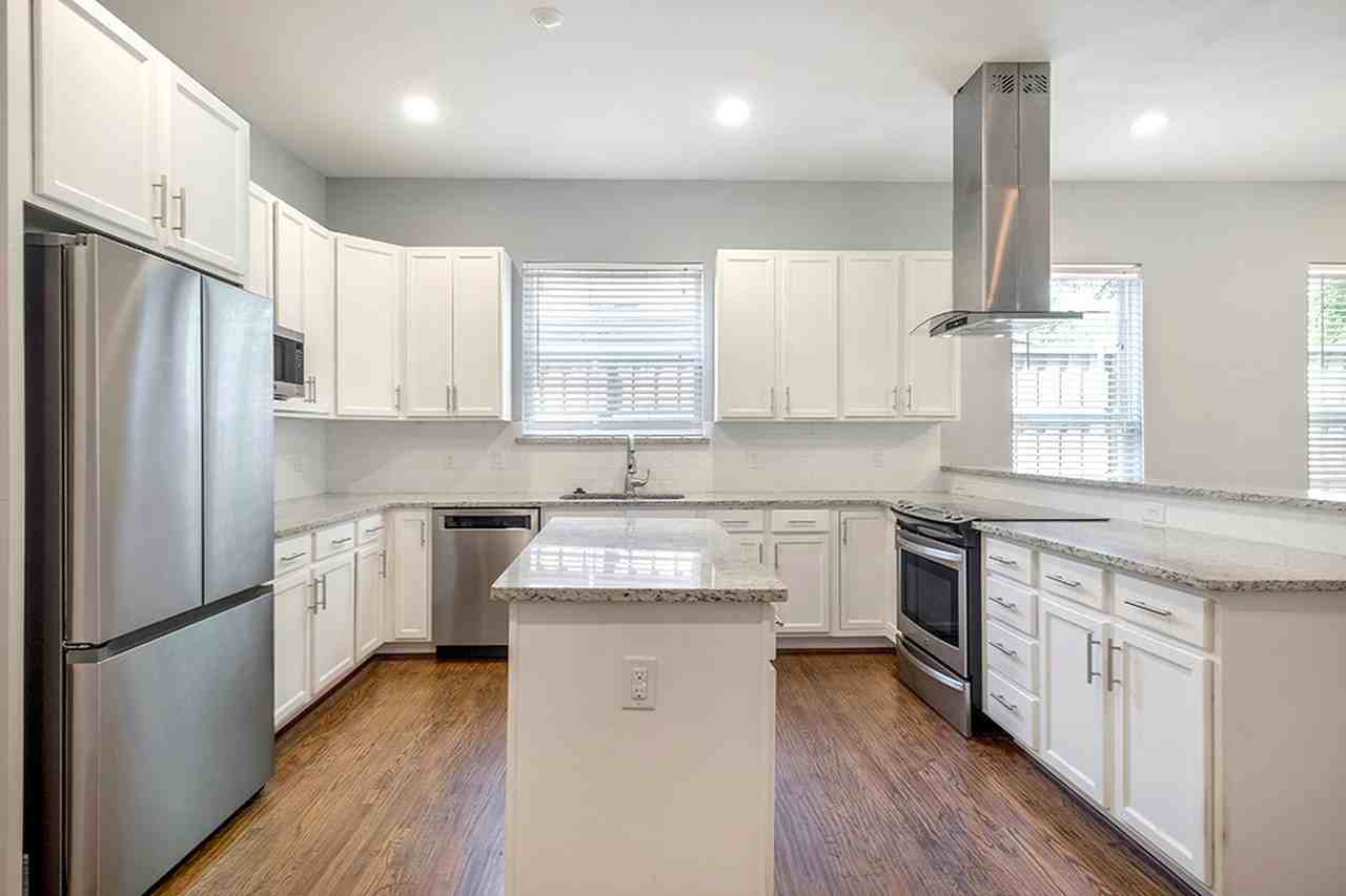 Stately Junius Heights home minutes from SMU Apartments in Dallas, TX