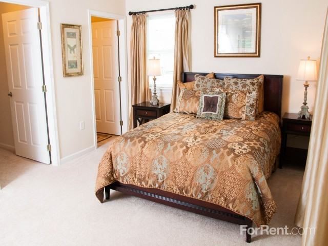 Milford Crossing by Redwood Apartments 1590 Milford Ave, Marysville