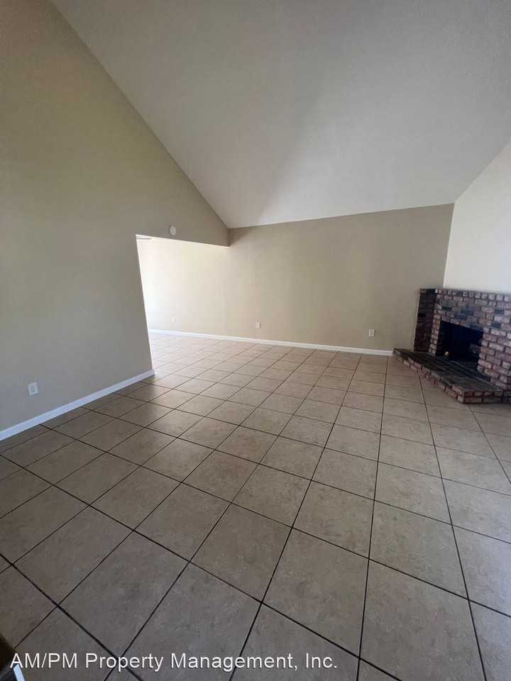 593 & 595 N. Glassell St. Apartments in Orange, CA 92867 Zumper