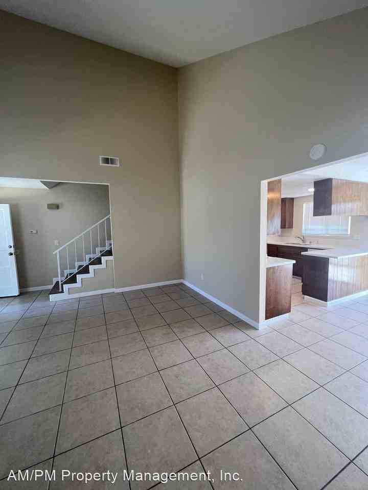 593 & 595 N. Glassell St. Apartments in Orange, CA 92867 Zumper