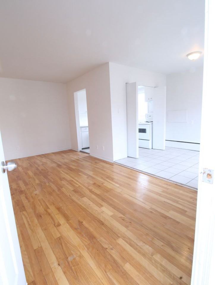 Domaine Salaberry Apartments 5500 Rue De Salaberry, Montréal, QC H4J