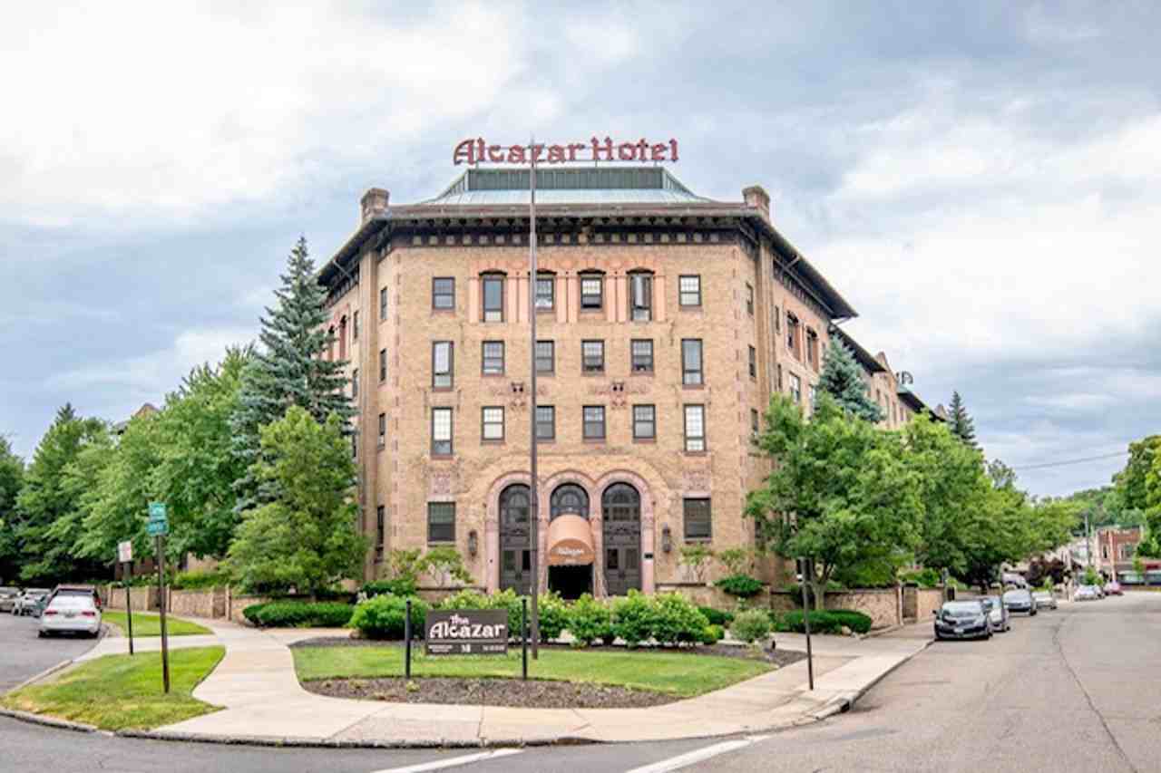 Alcazar Apartments 2450 Derbyshire Road, Cleveland Heights, OH 44106