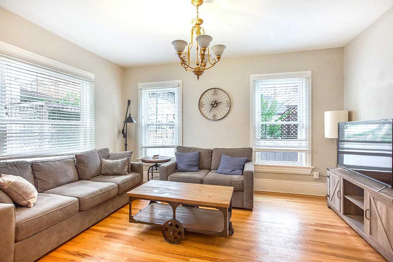 Dutch Colonial Capitol Hill home by downtown parks & eateries