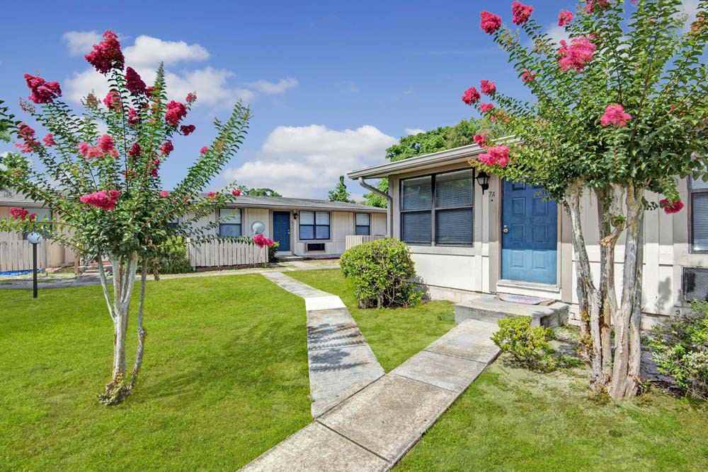 Applewood Apartments 101 E New Hampshire Ave, Deland, FL 32724 Zumper