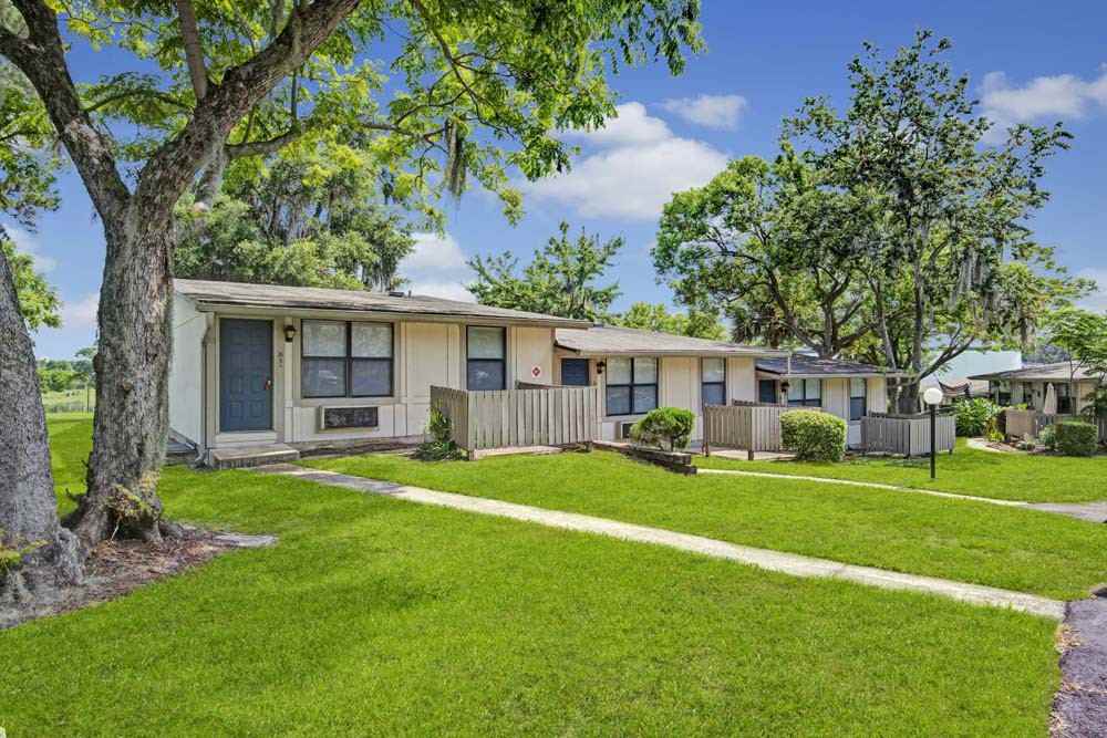 Applewood Apartments 101 E New Hampshire Ave, Deland, FL 32724 Zumper