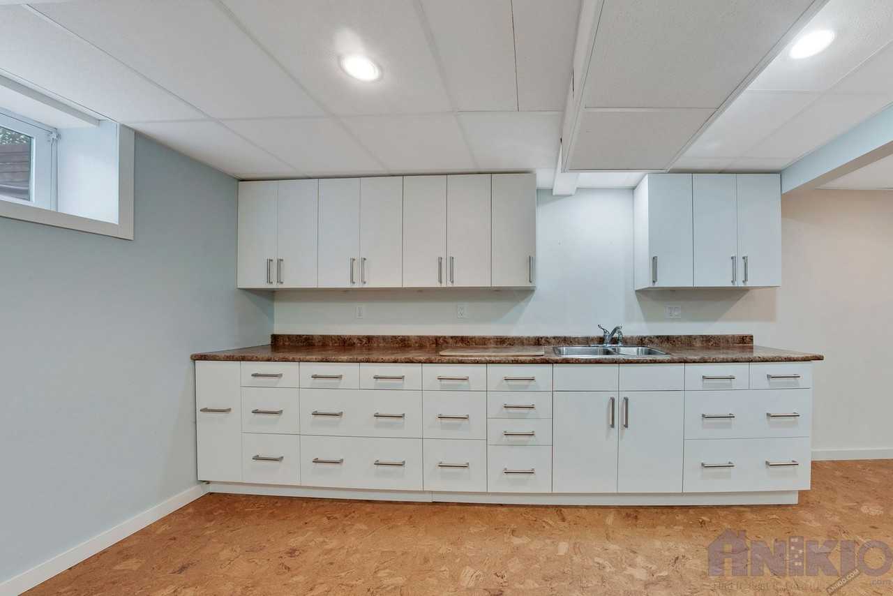 4 Bedroom House in College Park Apartments 406 Mckercher Dr