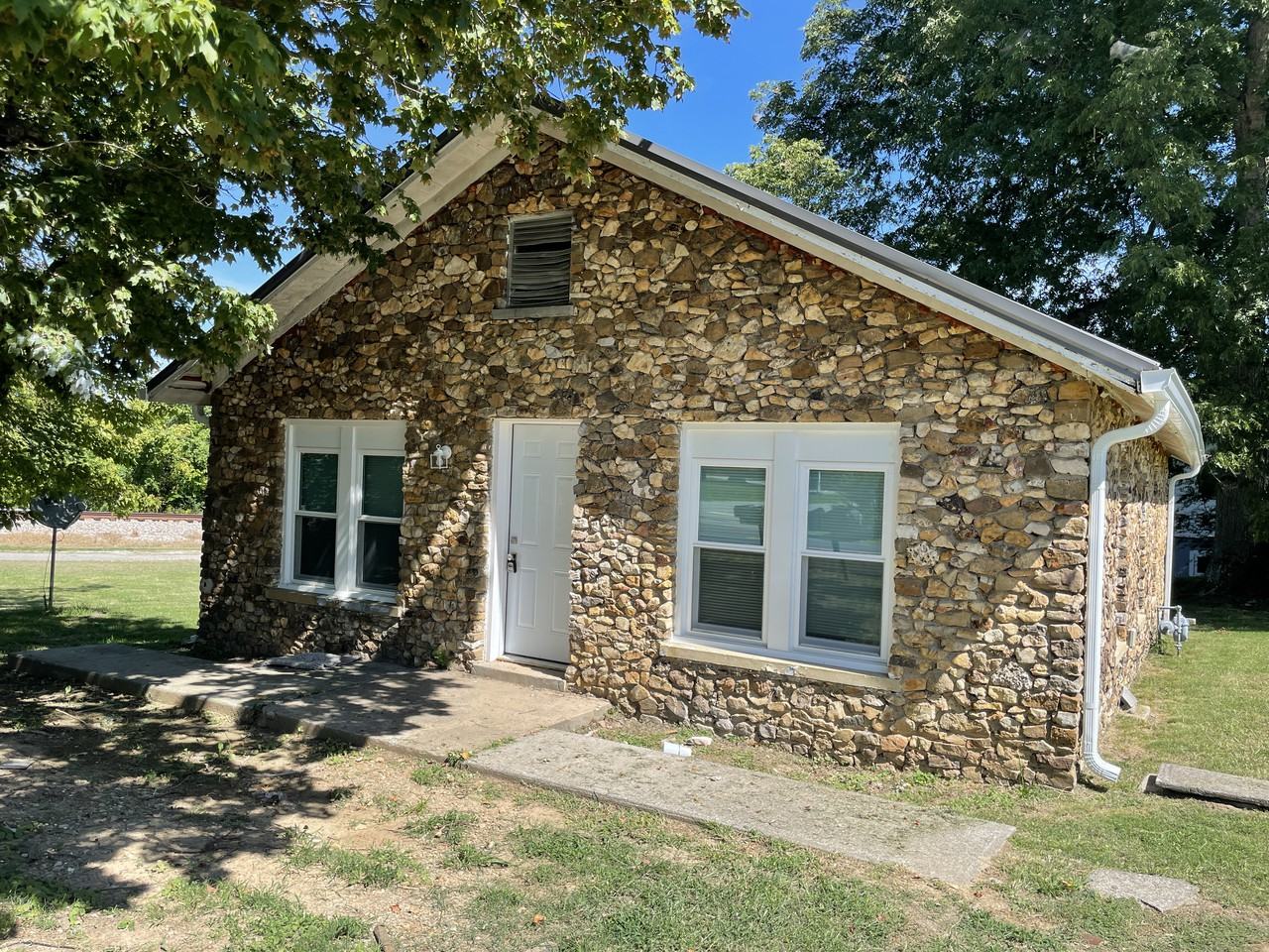 101 Dickson Ave Apartments in Dickson, TN 37055 Zumper