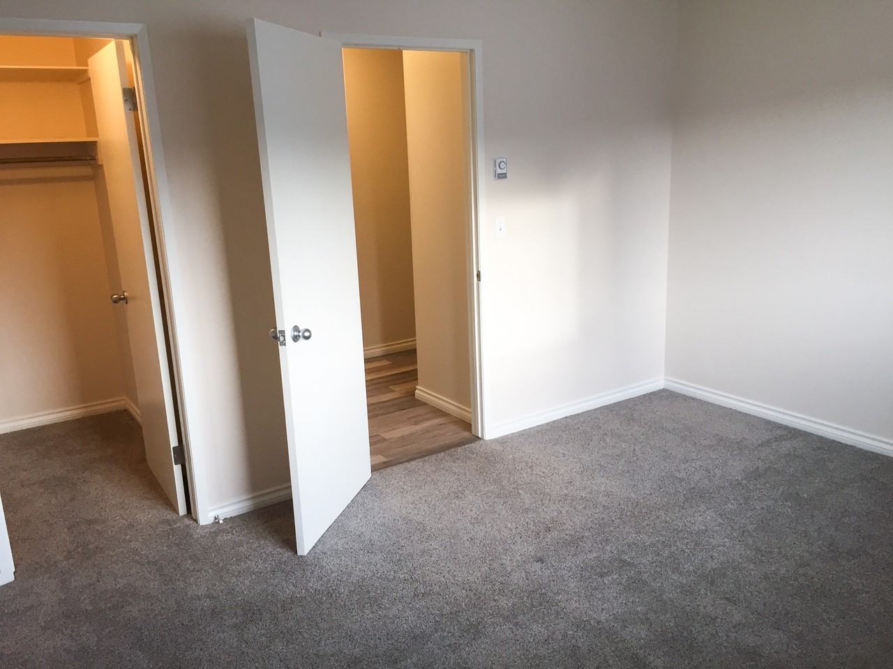 Lombardy Park Apartments 1311 1310, 1311, 1312, 1314 Lawson Avenue