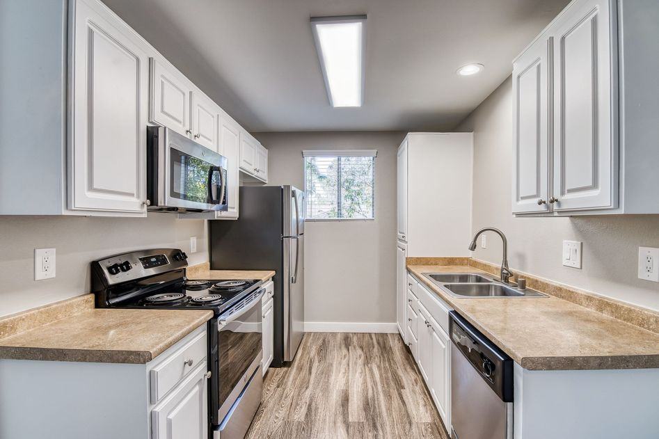 Lincoln Heights Apartments 601 W Lincoln Ave, Escondido, CA 92026