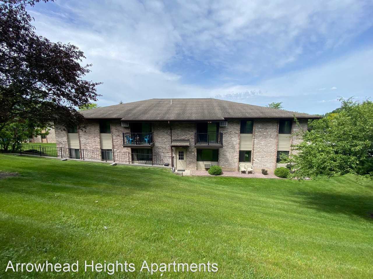Arrowhead Heights Apartments 1577 Honeysuckle Rd, Hartford, WI 53027