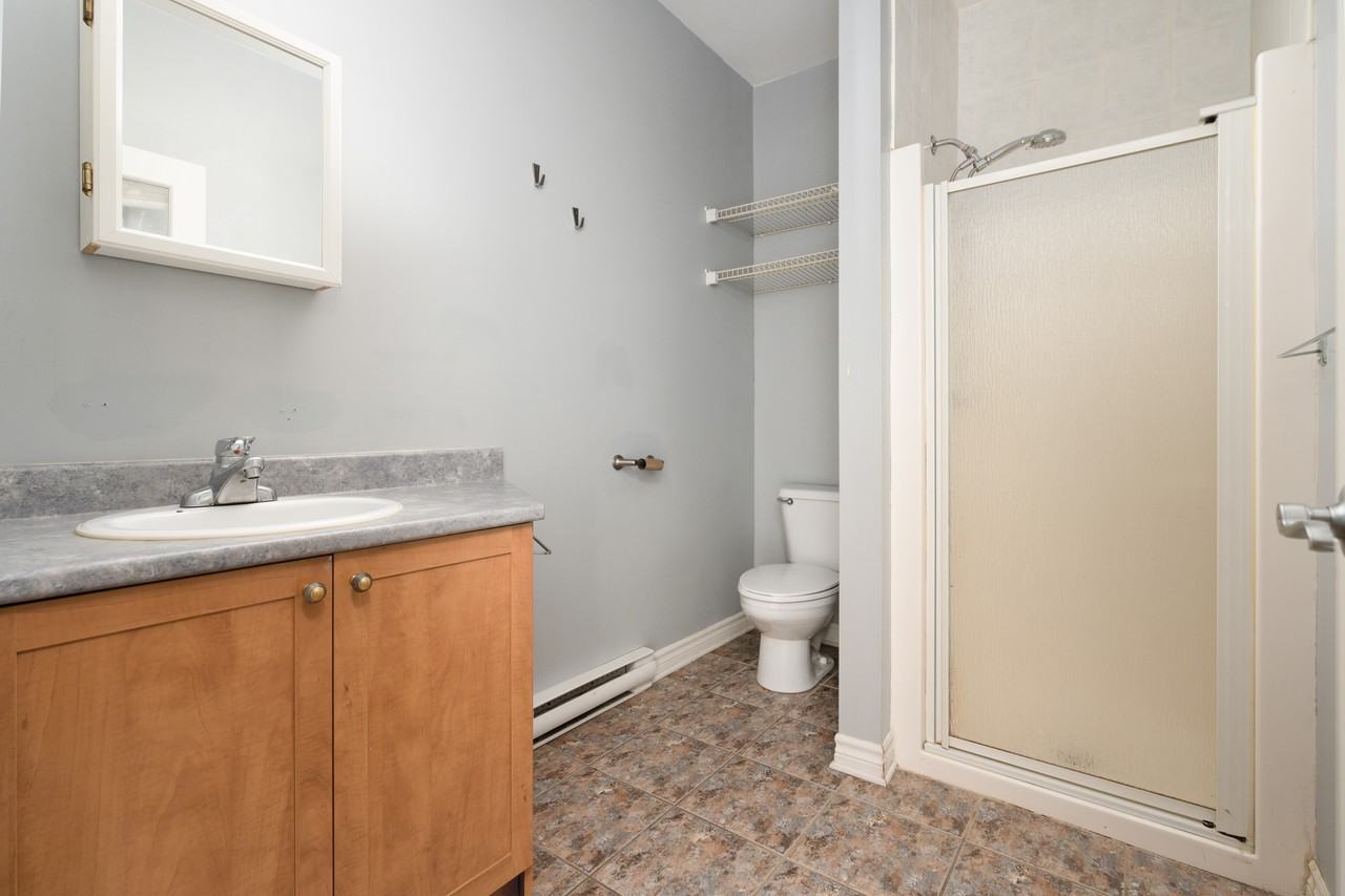 320 Rue Sherbrooke O. 204 Apartments 320 Rue Sherbrooke O, Montréal