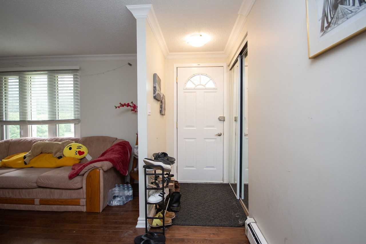 29 Overlake Drive, Nepean Apartments 29 Overlake Dr, Ottawa, ON K2E