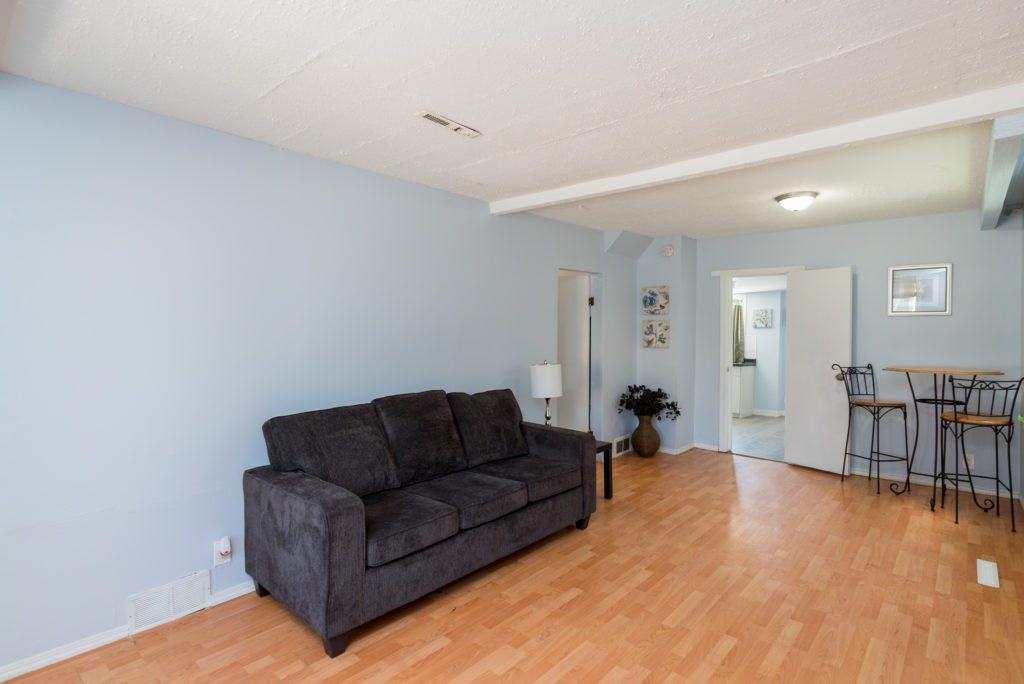 448 Martin Ave W Apartments in Chalmers, Winnipeg, MB R2L 0C3 Zumper