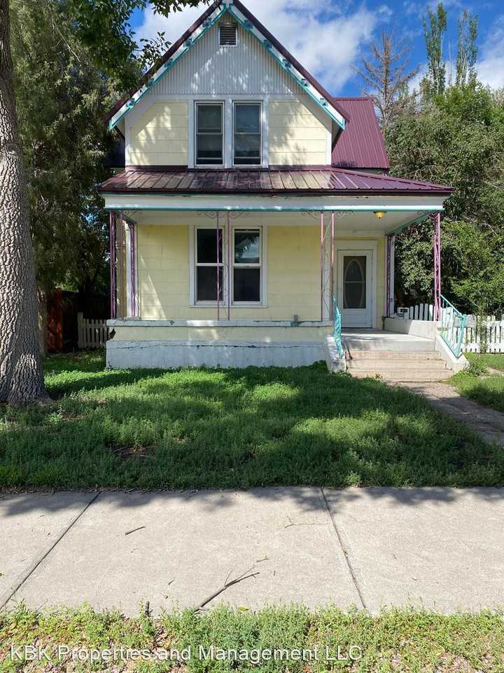 311311 1/2 Ross Avenue Apartments in Alamosa, CO 81101 Zumper