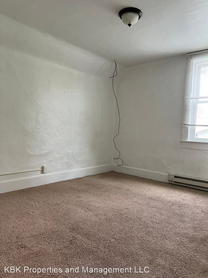 311311 1/2 Ross Avenue Apartments in Alamosa, CO 81101 Zumper