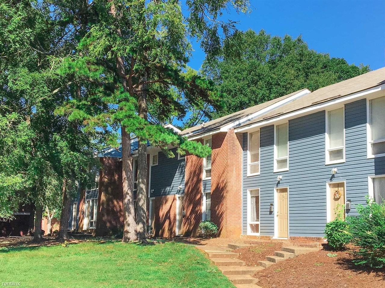 Forest Hills Townhomes Apartments 5603 Farm Pond Ln, Charlotte, NC