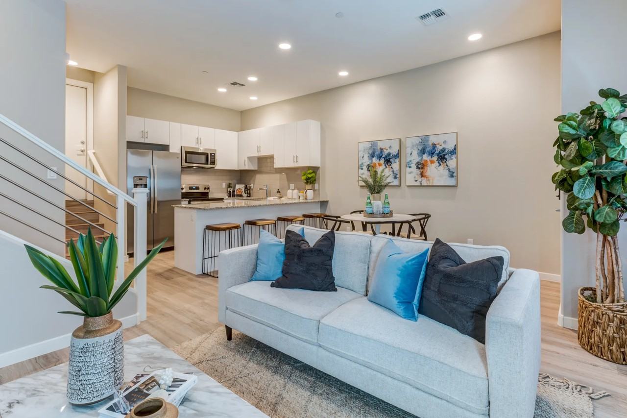 Viceroy Luxury Townhomes Apartments 2336 E Utopia Rd, Phoenix, AZ