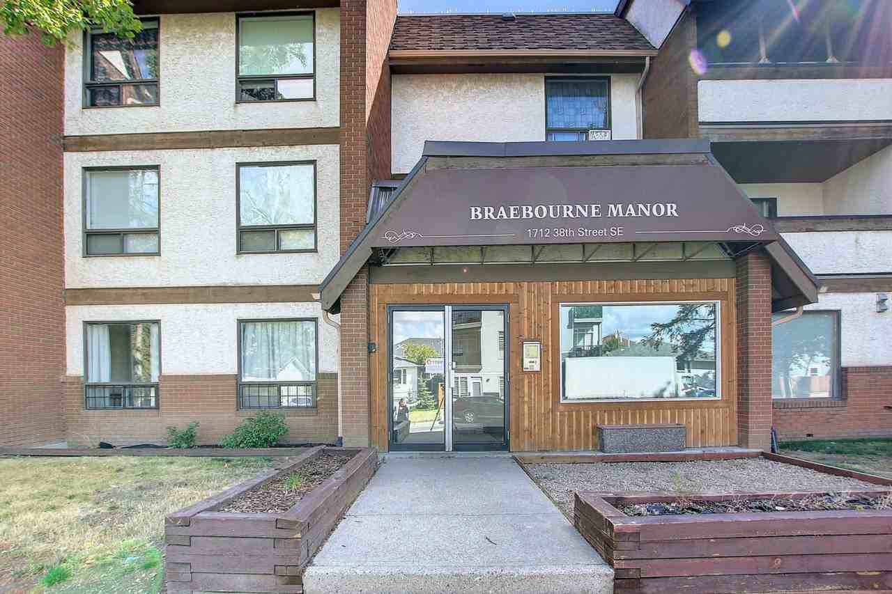 Renovated Top Floor Unit inn Forest Lawn Apartments 1712 38 St Se