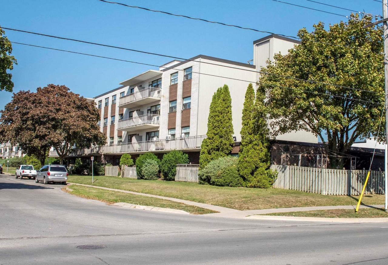 14, 16 Westdale Drive Apartments in Welland, ON L3C 2S2 Zumper