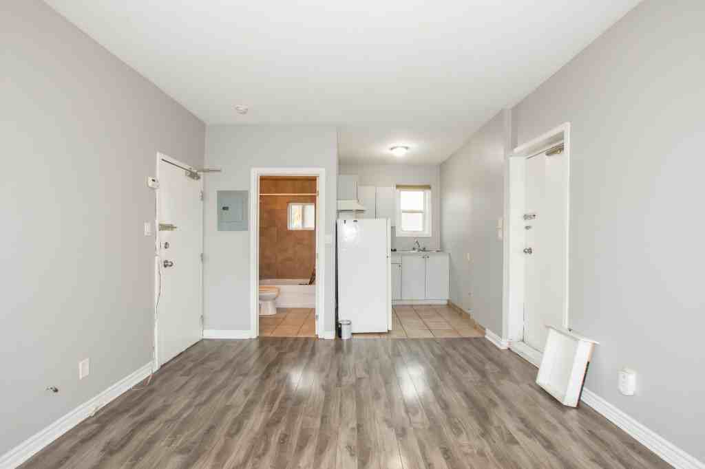 241 Gibson Avenue 4 Apartments 241 Gibson Ave, Hamilton, ON L8L 6K2 Zumper