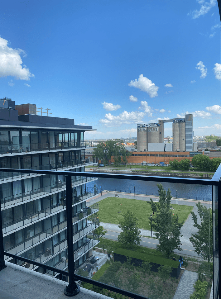 Le Charlotte Apartments 1616 Rue Des Bassins, Montréal, QC H3J 0C3