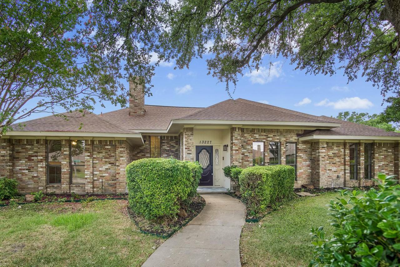 Spacious Richland Park Estates home with backyard and patio Apartments