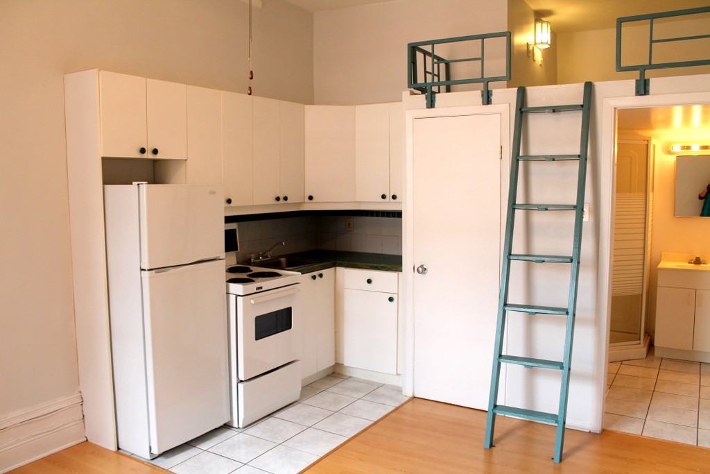 1441 Rue SaintMarc 5, Montréal, QC H3H 2G4 Studio Apartment for 880