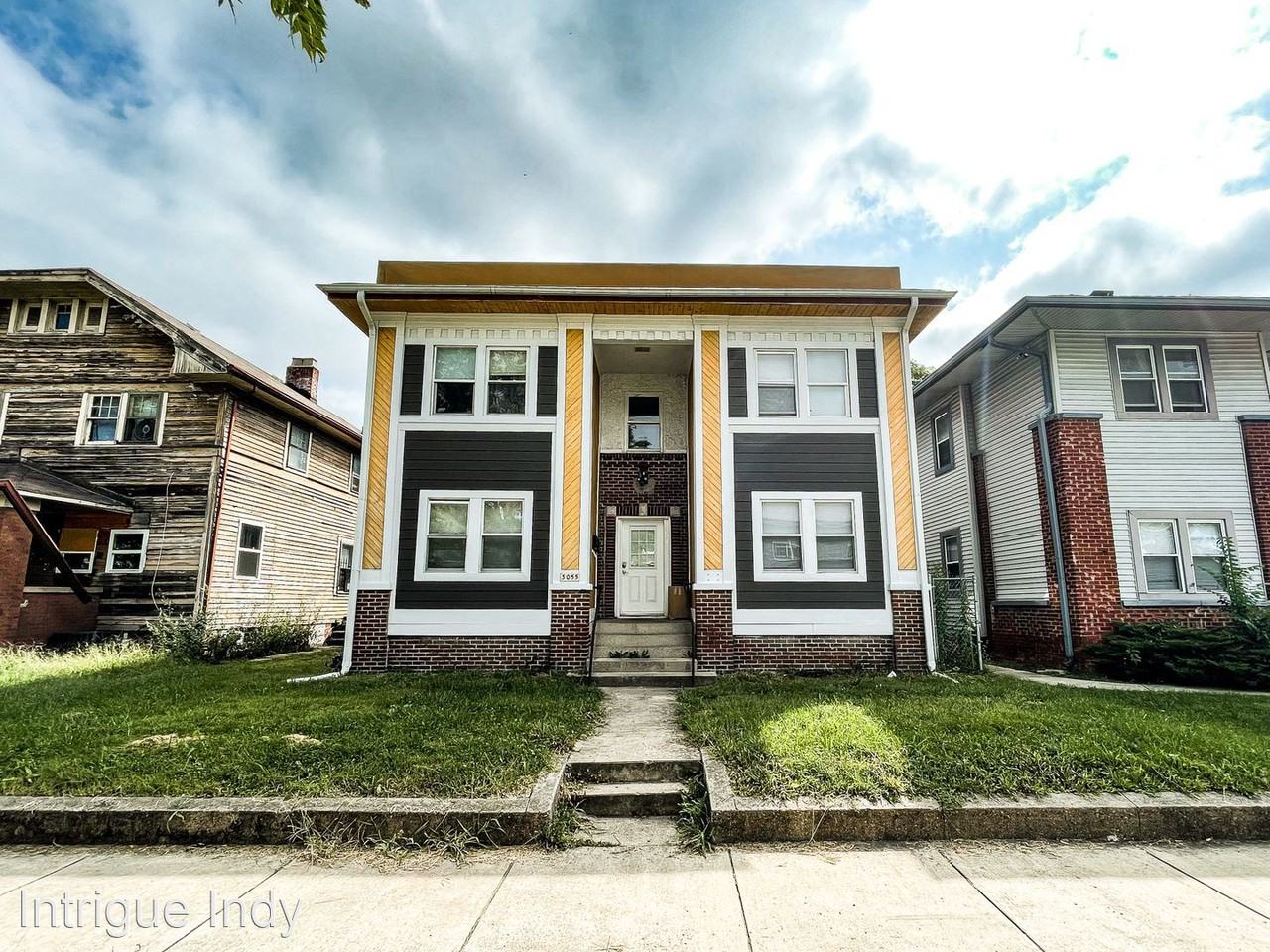 3055 Ruckle St Units A D Apartments in Mapleton Fall Creek