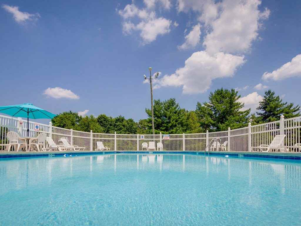 Quail Ridge Apartments 1401 E Millbrook Rd Ofc 101, Raleigh, NC 27609