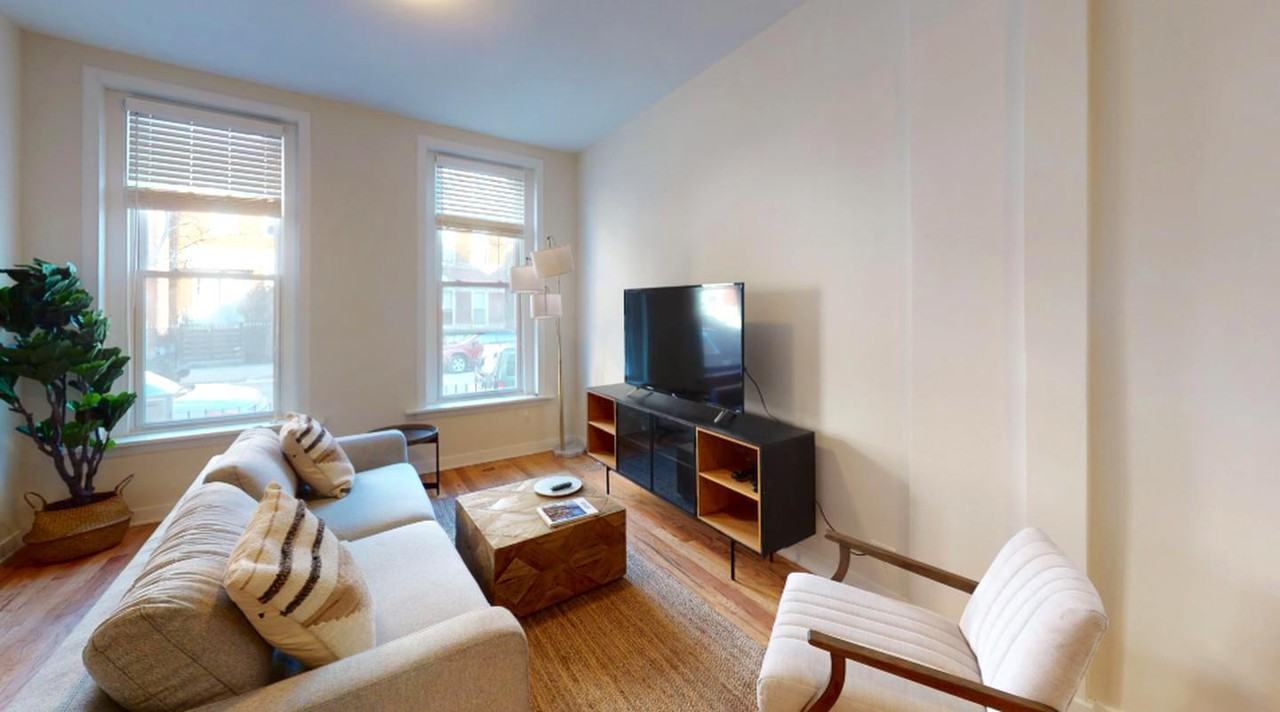 Pilsen apartment near the Pink Line Apartments in Chicago, IL