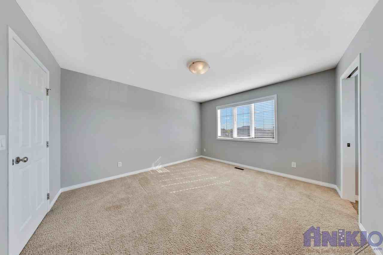 5 Bedroom Family Home in Martensville Apartments 933 Brack Crt