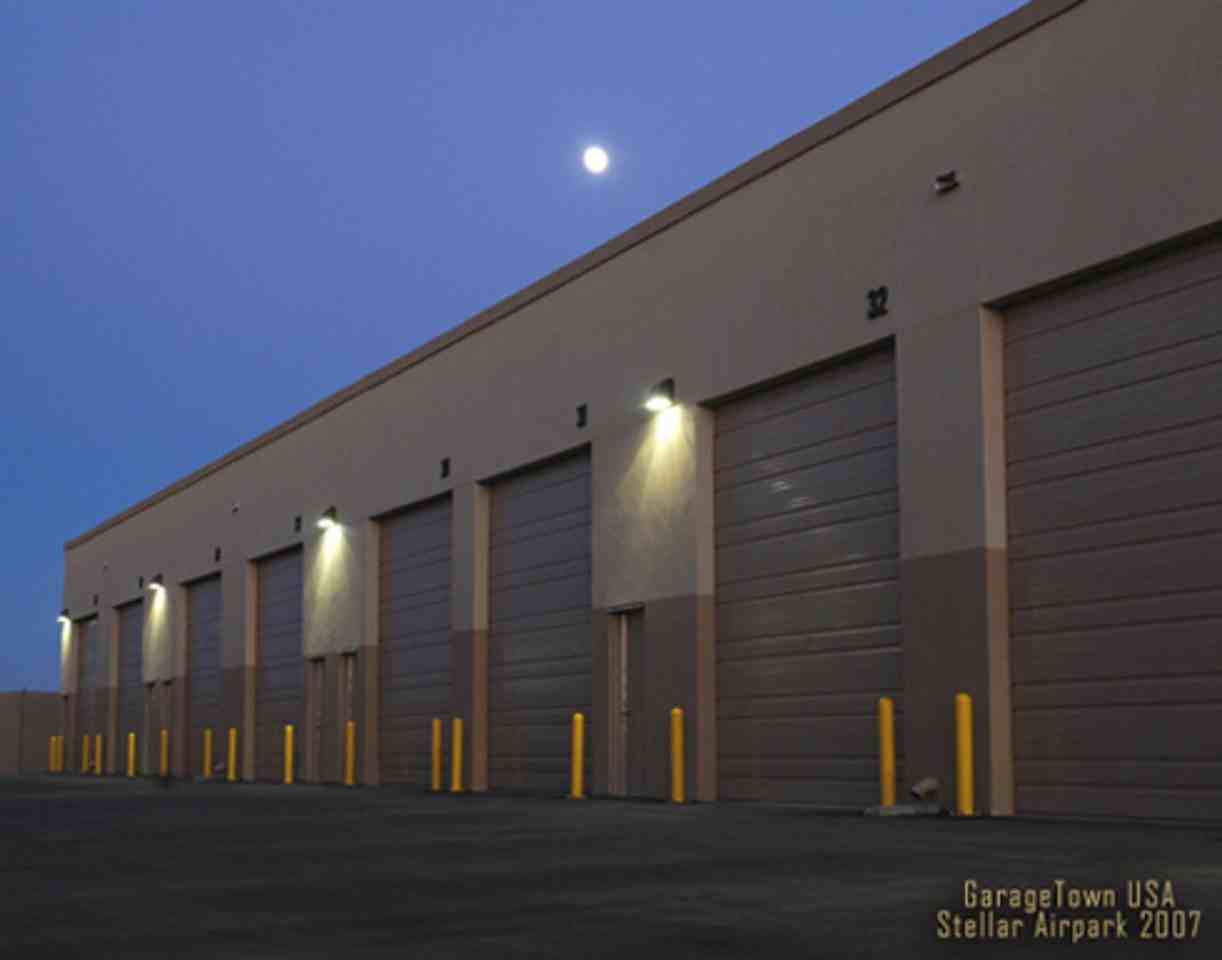 Garage Town Storage Unit Apartments 3525 3525 N Huetter Rd Garage