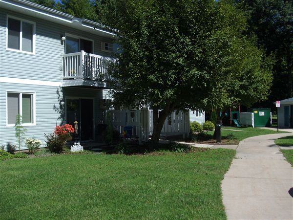 Rock Creek Manor Apartments 12218 Ithaca Rd, Saint Charles, MI 48655