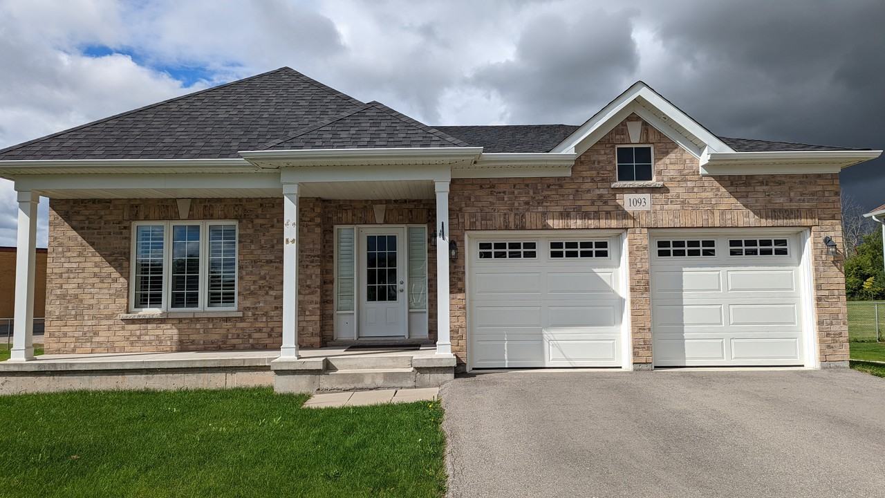 1093 Meadowood St. Fort Erie, ON Apartments 1093 Meadowood St, Fort