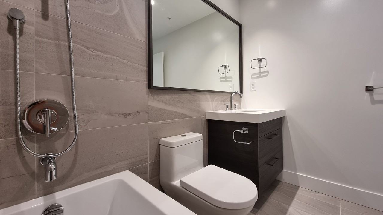 1181 Sunset Drive 803, Kelowna, BC V1Y 0L4 Studio Apartment for Rent