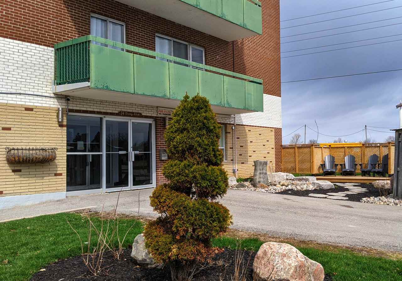 Bradford Apartments 14 Davey Blvd, Bradford West Gwillimbury, ON L3Z