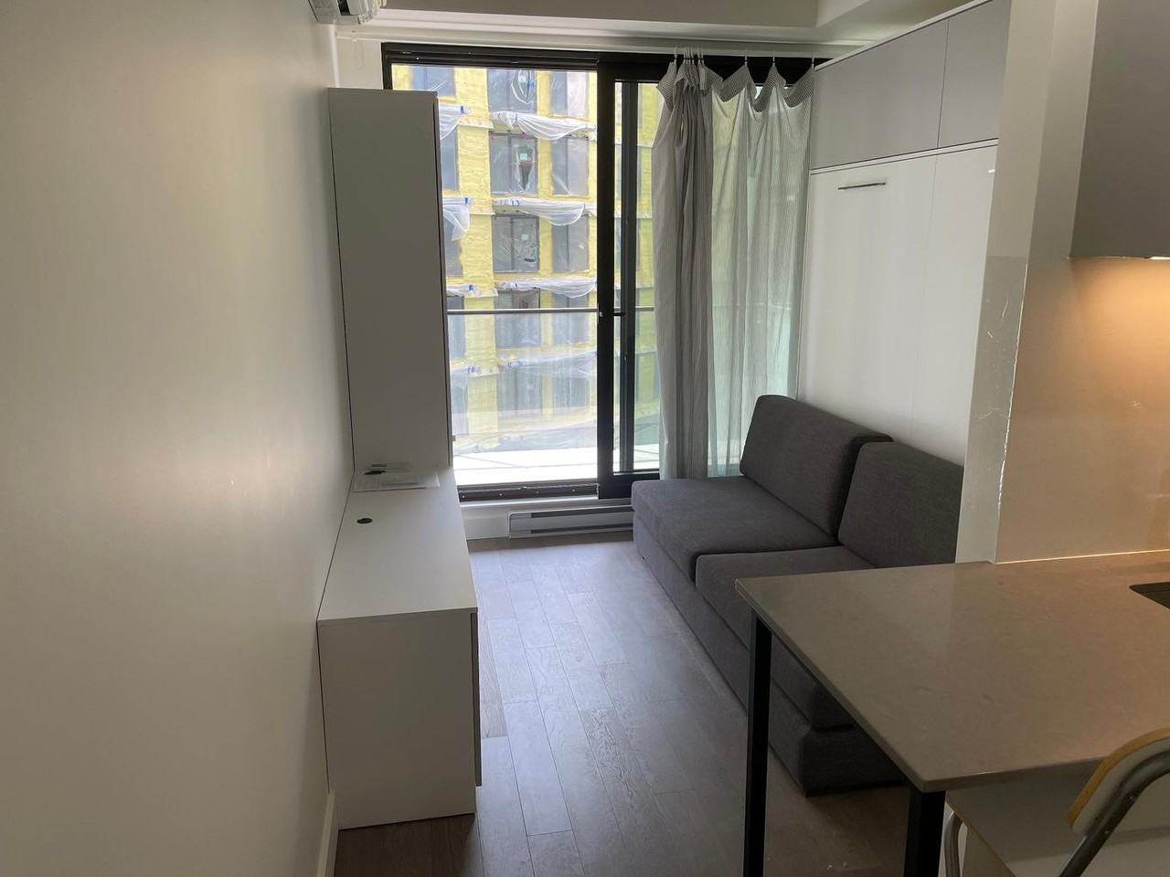 1550G Rue Des Bassins 427, Montréal, QC H3C 0W5 Studio Apartment for