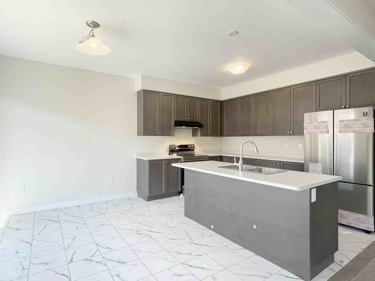 29 Carrie Crescent, Caledonia, Ontario Apartments 29 Carrie Cres