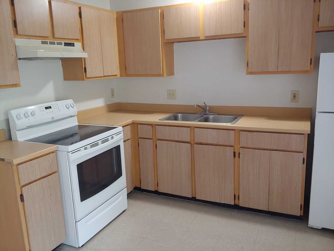 1630 W Woodlawn Ave Apartments in Woodlawn Lake, San Antonio, TX 78201