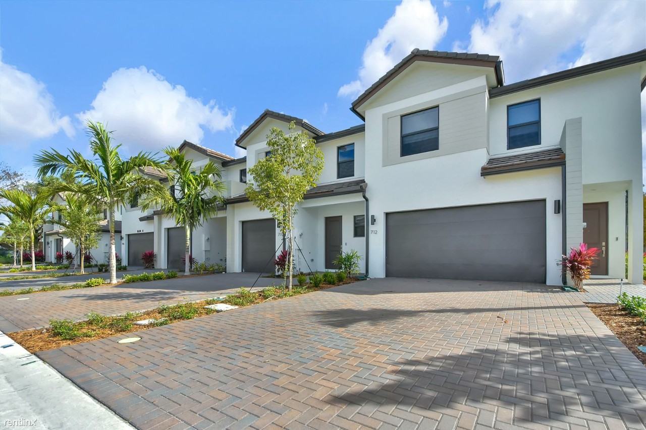 Siena at Palm Aire Apartments 704 Stellar Ct, Pompano Beach, FL 33069