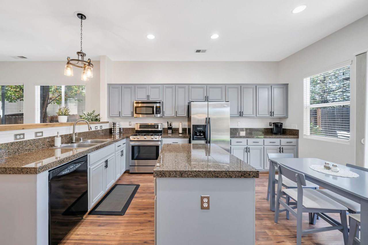 10577 Eagle Falls Way 1, Reno, NV 89521 4 Bedroom House for 4,995