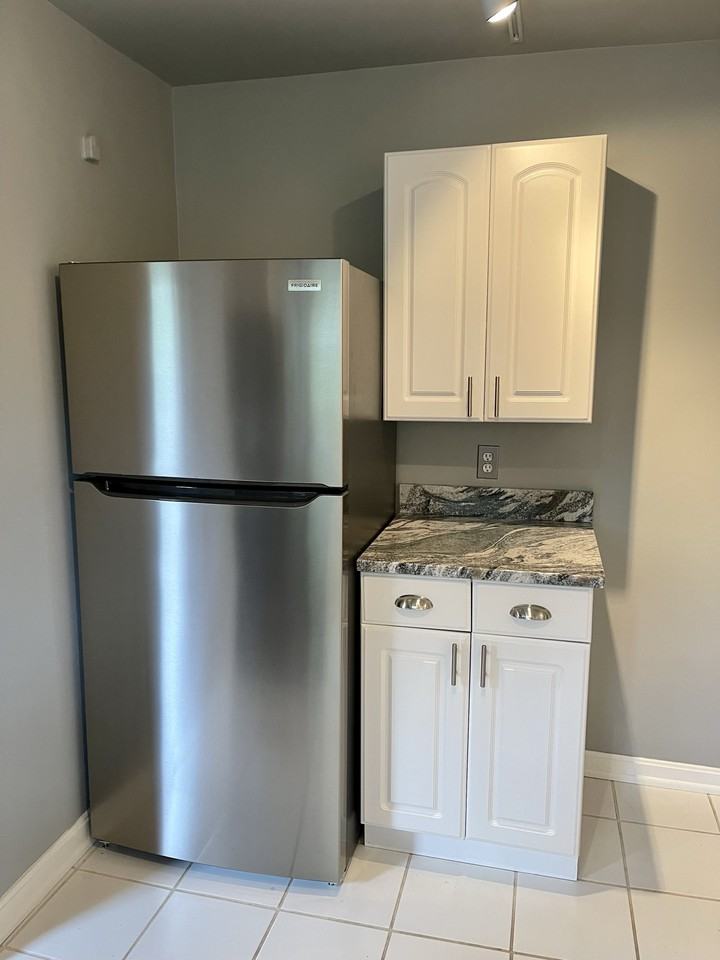 4112 Paxton Ave 4, Cincinnati, OH 45209 2 Bedroom Apartment for 1,600